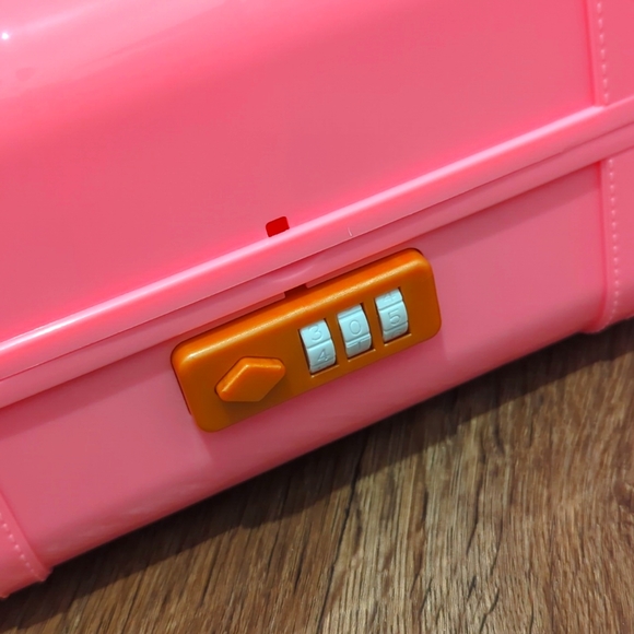 Disney Princess Style Collection Deluxe Suitcase - Picture 12 of 14